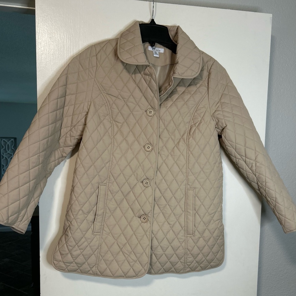 The Tog Shop Women’s Petite Small Quilted Jacket Beige Color